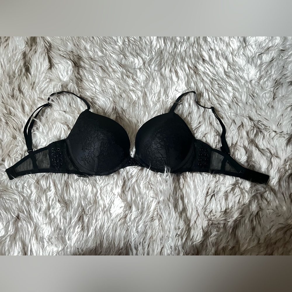 Victoria’s Secret Bra 32D